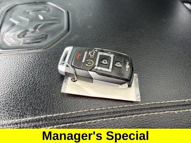 RAM 1500 Laramie Crew Cab 4WD 2021