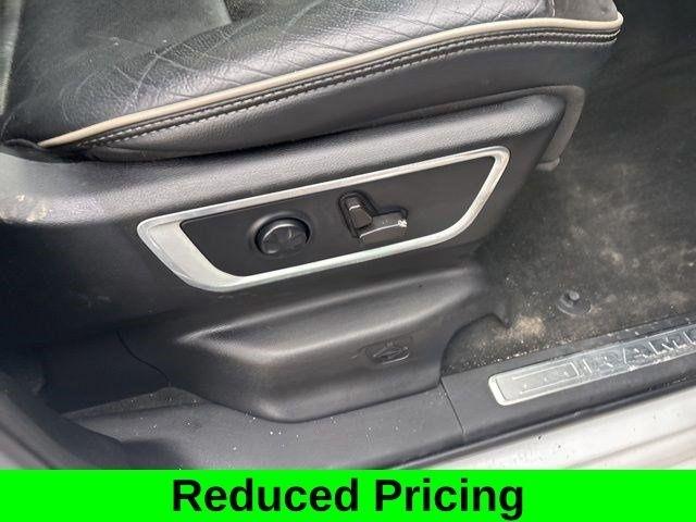 RAM 1500 Laramie Crew Cab 4WD 2021