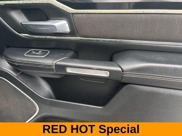 RAM 1500 Laramie Crew Cab 4WD 2021