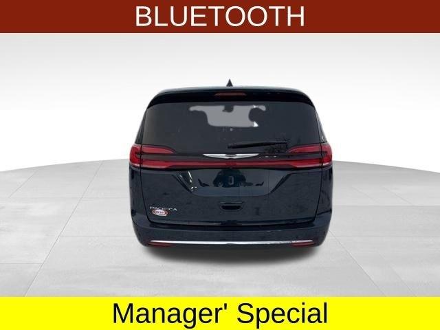 Chrysler Pacifica Touring 2024