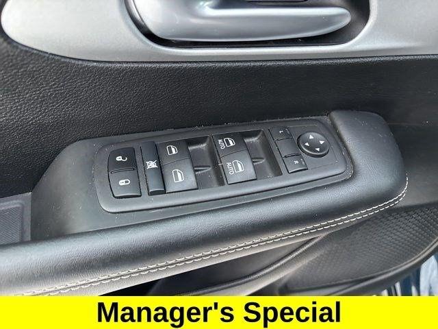 Chrysler Pacifica Touring 2024