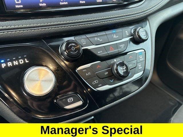 Chrysler Pacifica Touring 2024