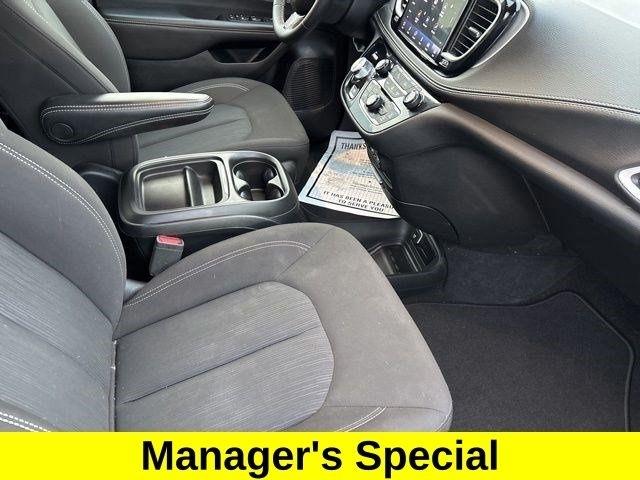 Chrysler Pacifica Touring 2024