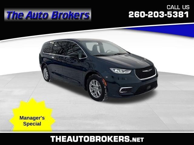 Chrysler Pacifica Touring 2024