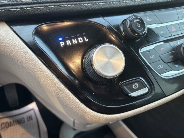 Chrysler Pacifica Hybrid Touring L 2022