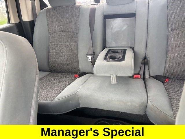 RAM 1500 SLT Crew Cab 4WD 2017