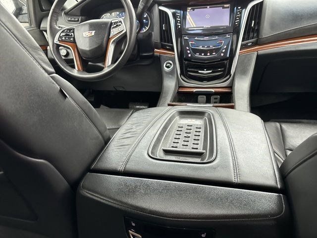 Cadillac Escalade Luxury 4WD 2017