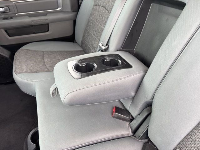 RAM 1500 SLT Crew Cab 4WD 2017