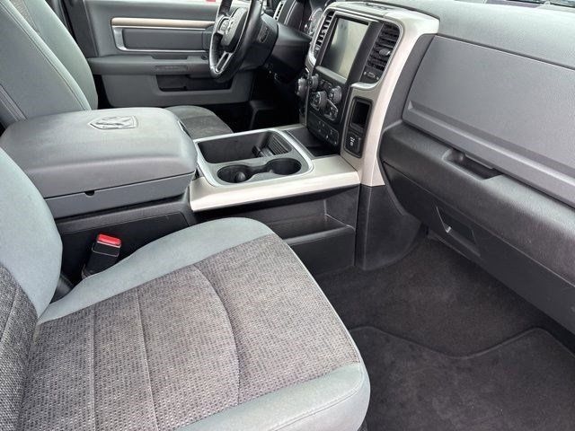 RAM 1500 SLT Crew Cab 4WD 2017