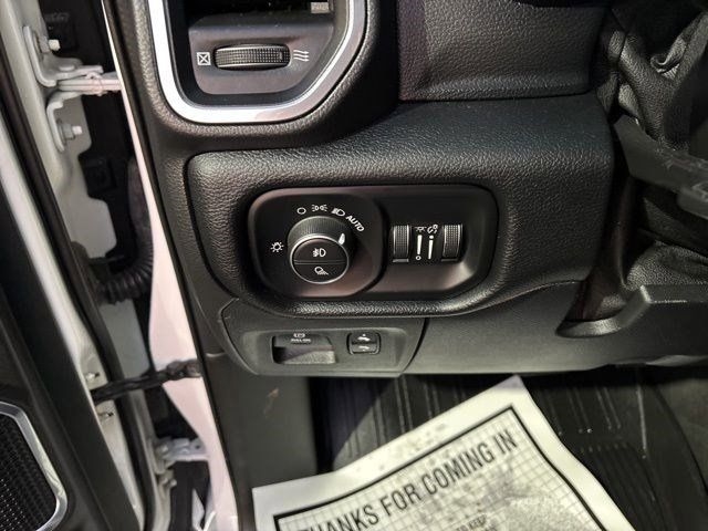 RAM 1500 Laramie Crew Cab 4WD 2022