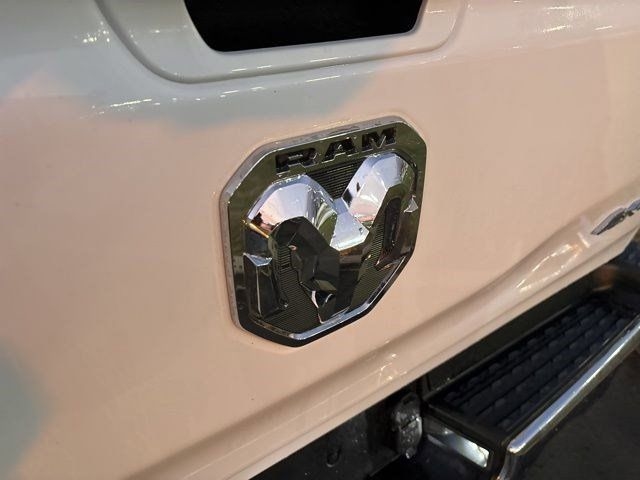 RAM 1500 Laramie Crew Cab 4WD 2022