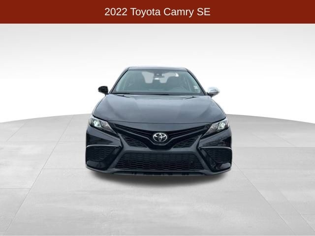 Toyota Camry SE 2022