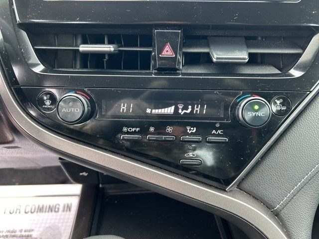 Toyota Camry SE 2022