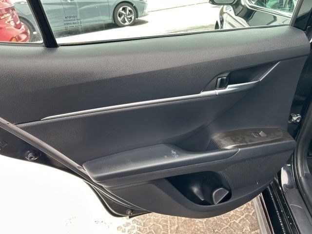 Toyota Camry SE 2022