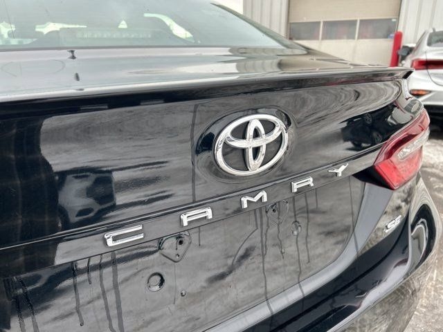 Toyota Camry SE 2022