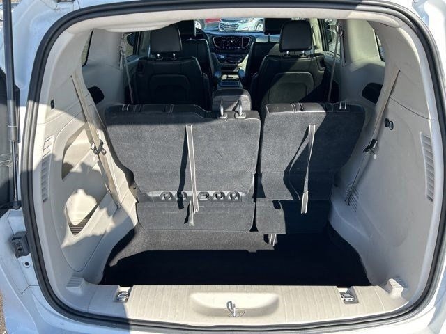 Chrysler Pacifica Touring L 2023