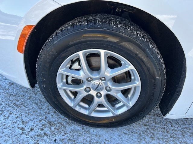 Chrysler Pacifica Touring L 2023