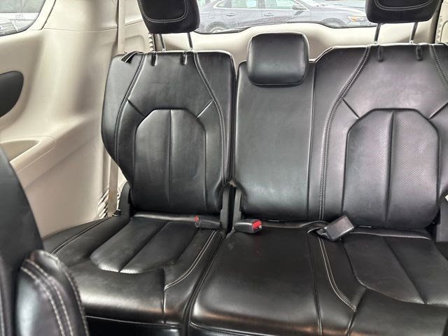 Chrysler Pacifica Touring L 2023