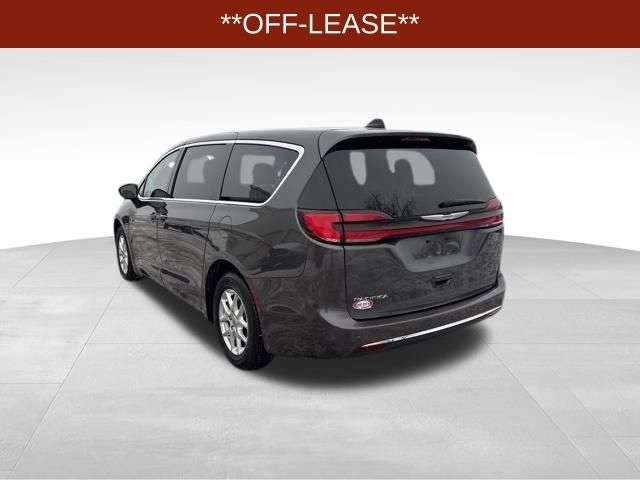 Chrysler Pacifica Touring L 2023