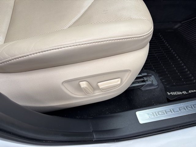 Toyota Highlander  2020