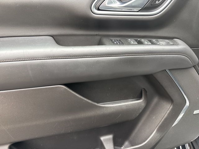 Chevrolet Suburban  2021