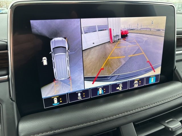 Chevrolet Suburban  2021