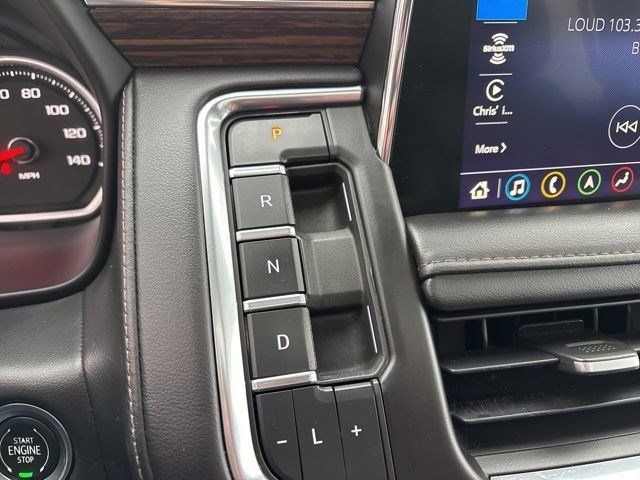 Chevrolet Suburban  2021