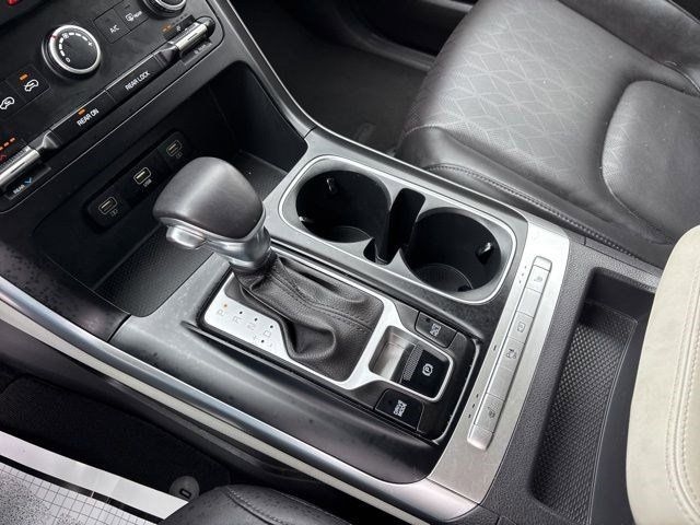 Kia Carnival LX 2024