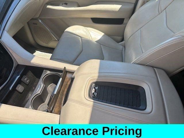 Cadillac Escalade ESV 4WD 4dr Luxury 2018