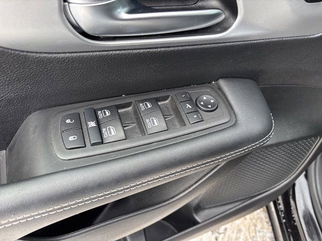 Chrysler Pacifica Limited 2025