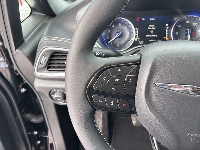 Chrysler Pacifica Limited 2025