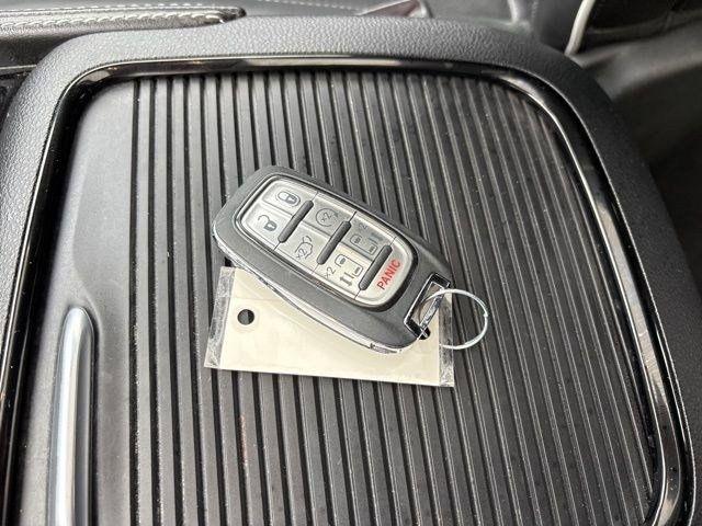 Chrysler Pacifica Limited 2025