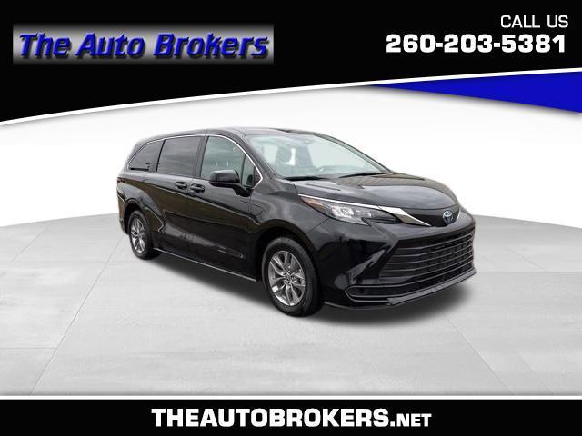 2025 Toyota Sienna LE 8 Passenger