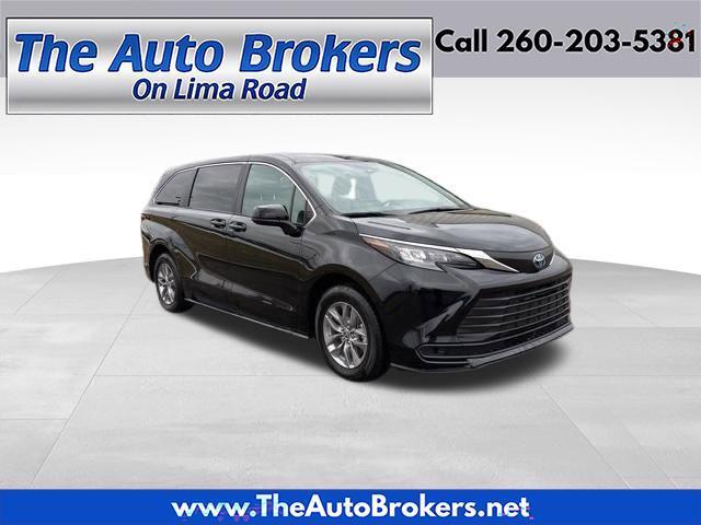2025 Toyota Sienna LE 8 Passenger