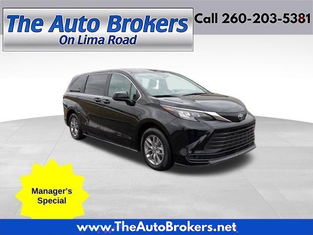 2025 Toyota Sienna LE 8 Passenger