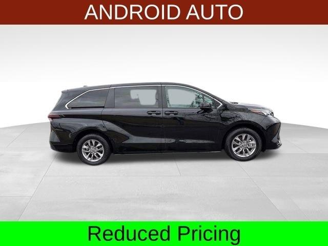 Toyota Sienna LE 8 Passenger 2025