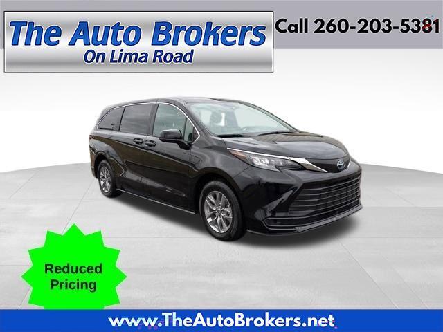 2025 Toyota Sienna LE 8 Passenger