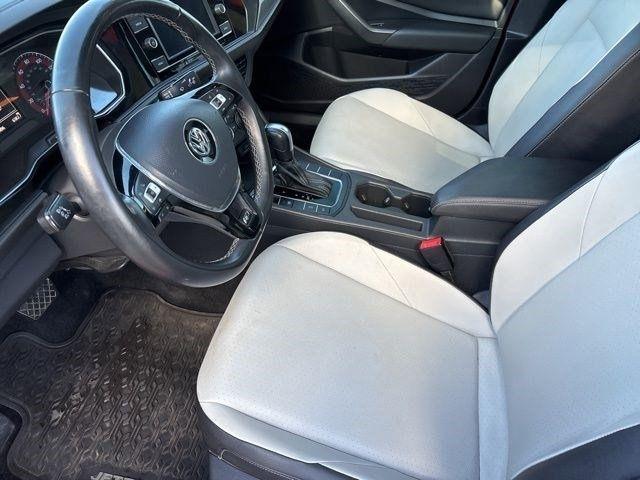 Volkswagen Jetta  2021