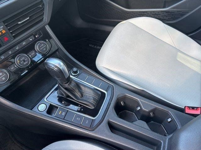 Volkswagen Jetta  2021