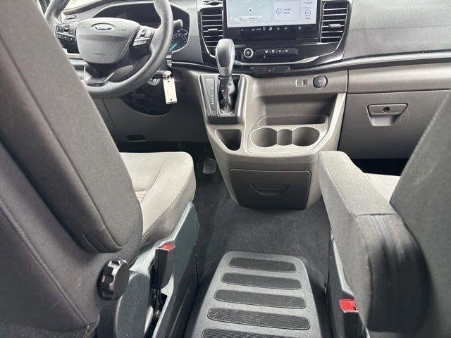 Ford Transit Passenger Wagon  2023