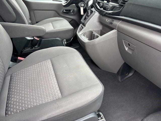 Ford Transit Passenger Wagon  2023