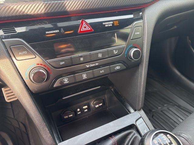 Hyundai Elantra  2018