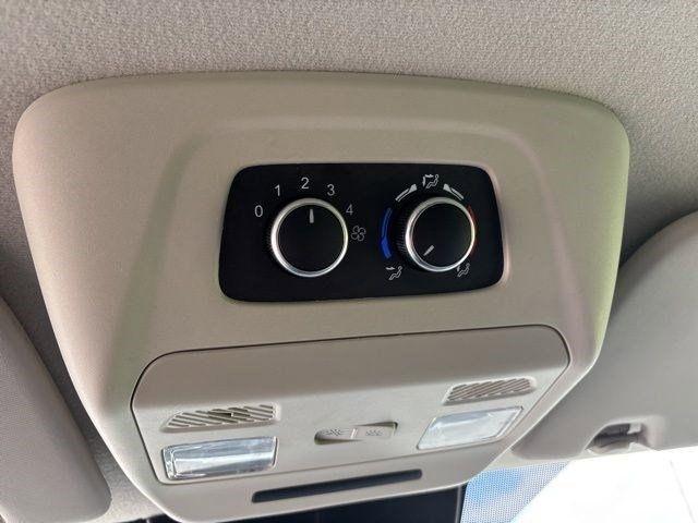 Ford Transit Passenger Wagon  2023