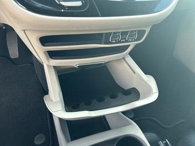 Chrysler Voyager  2023