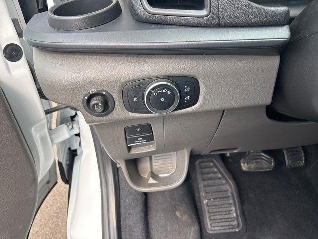 Ford Transit Passenger Wagon  2024
