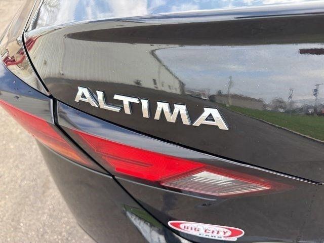Nissan Altima  2021