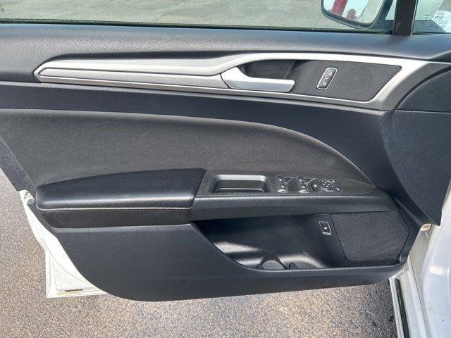 Ford Fusion Hybrid  2020