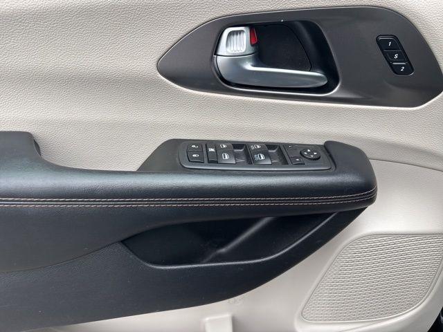 Chrysler Pacifica  2020