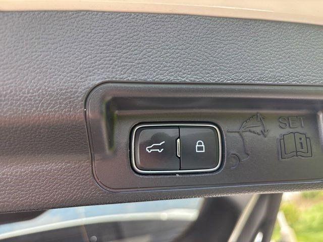 Ford Explorer  2025