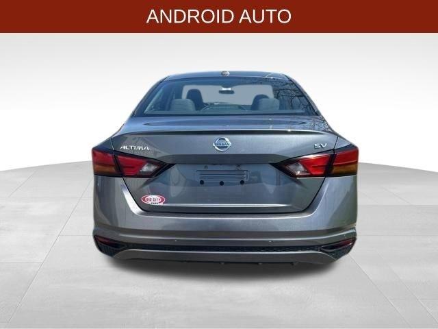 Nissan Altima  2021